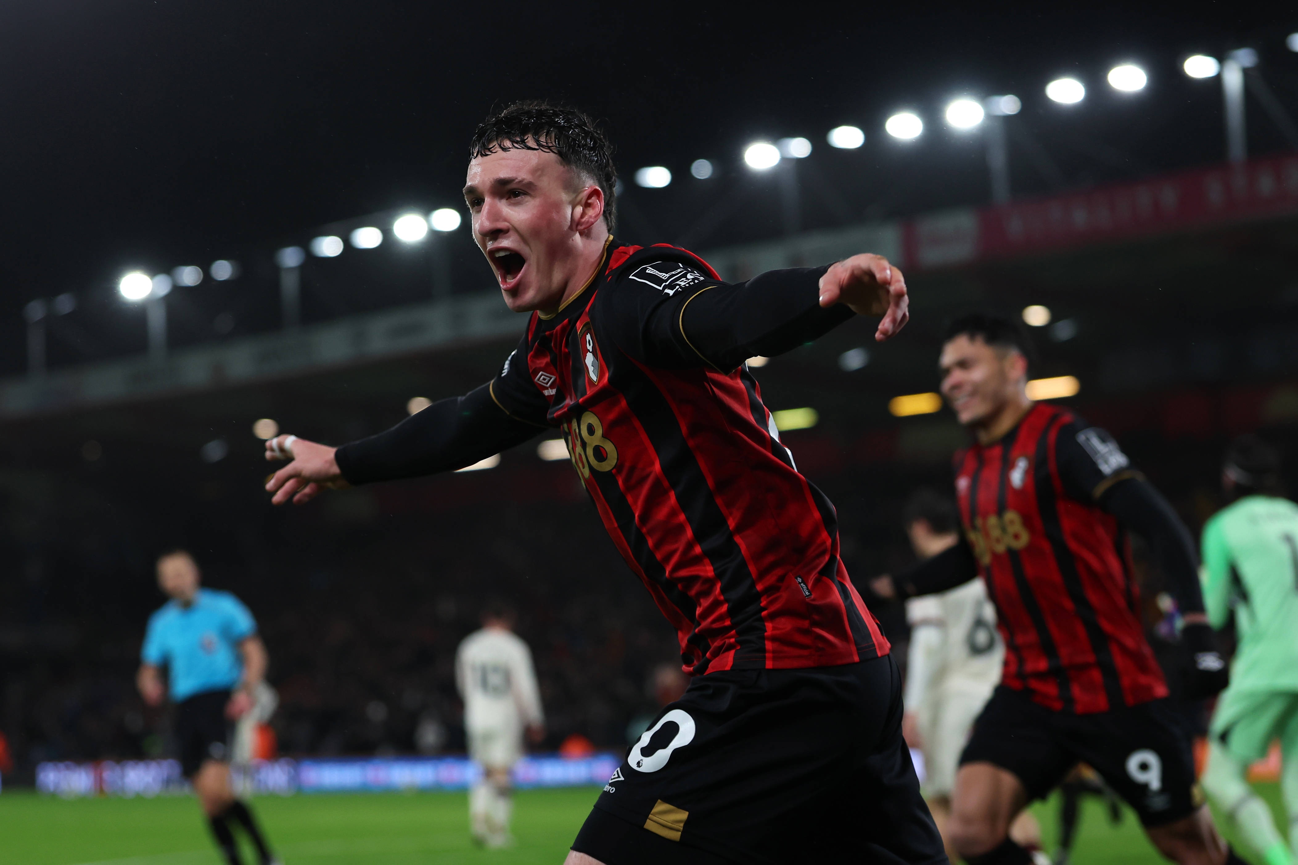 开云入口-TA：伯恩茅斯即将1950万＋500万欧买断希门尼斯，米兰皇马各拿50%