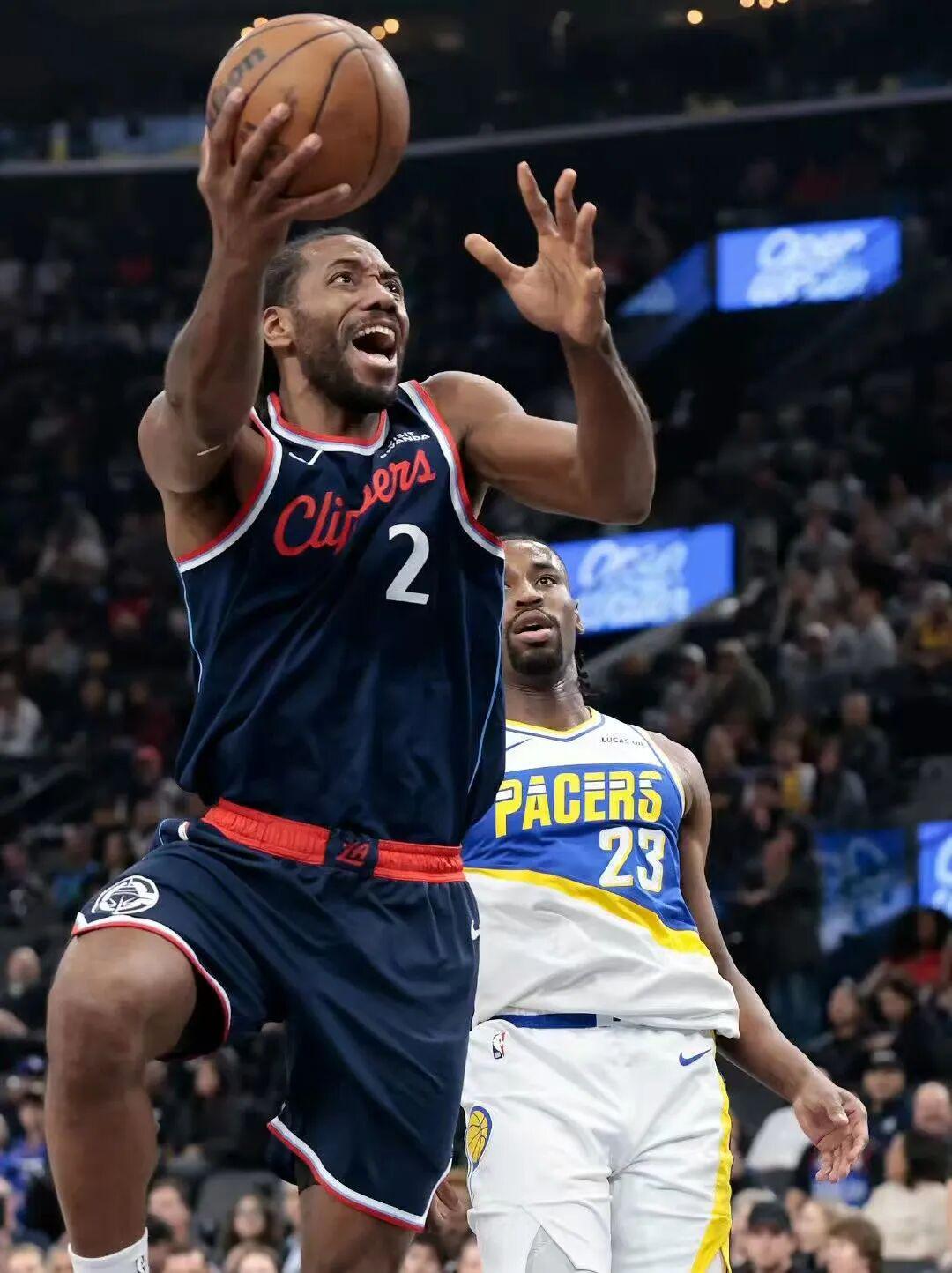 开云-疼到锤地！小卡新大腿伤了！3节29+8，快船直冲第8！