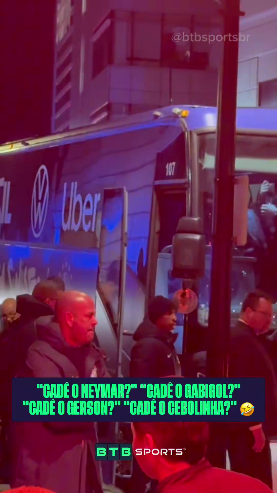 Kaiyun APP-世界杯带不带？巴西队抵达波士顿，迎接的球迷高喊"内马尔在哪？"