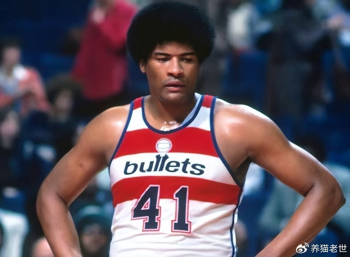 开云-NBA历史上一共有38位球员拿下过MVP?最具含金量的10个该怎么排?|张伯伦|尼古拉-约基奇|篮板|联盟|赛季_新浪体育_新浪新闻